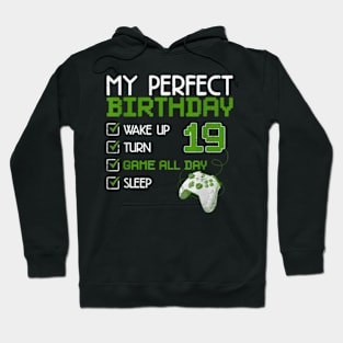 19Th Perfect Birthday Men Boys Gamer Gaming 19 Year Old Hoodie